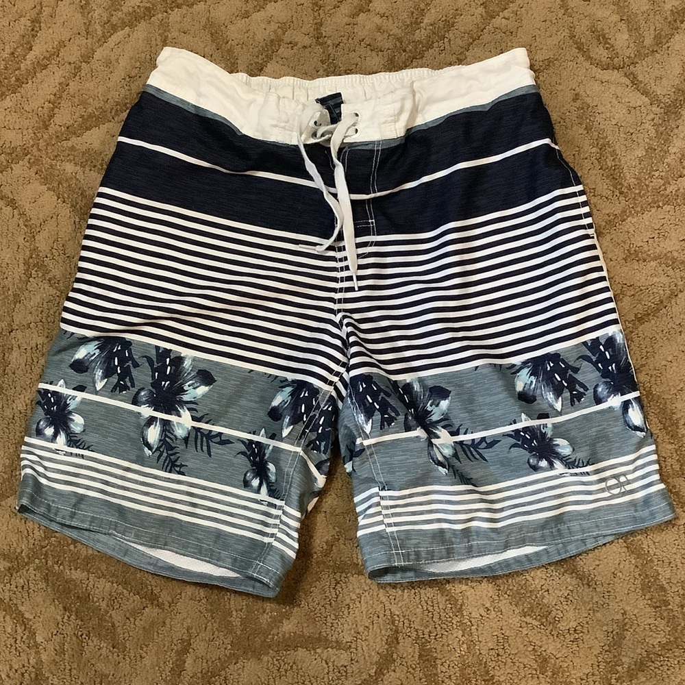 MEN SWIM TRUNKS SIZE L
